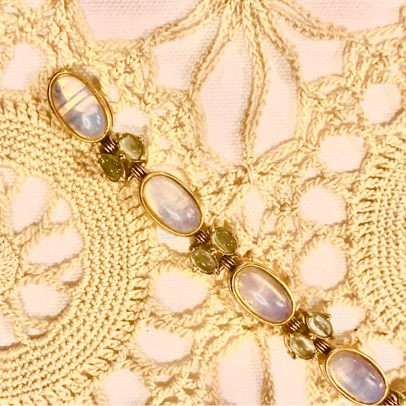 Ellen Tracy earrings & bracelet moonstone set - Picture 4 of 4